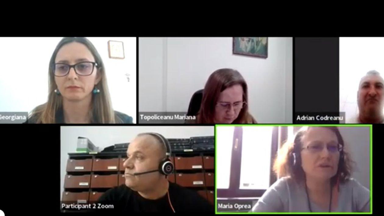 La Consiliul Local din Braşov totul e la vedere. Chiar și la toaletă