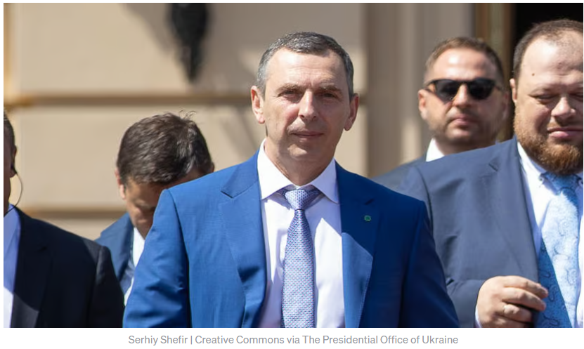  Zelenski și-a concediat prietenul