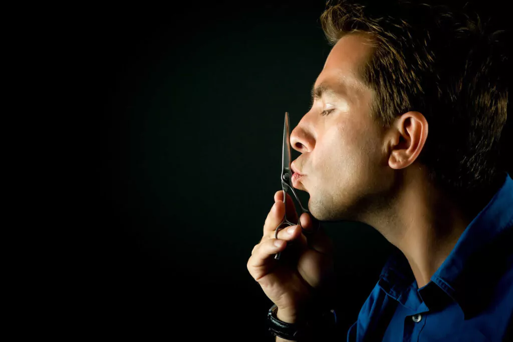 Un hairstylist, numit de Ciolacu în fruntea Jocurilor de Noroc. Reacții!