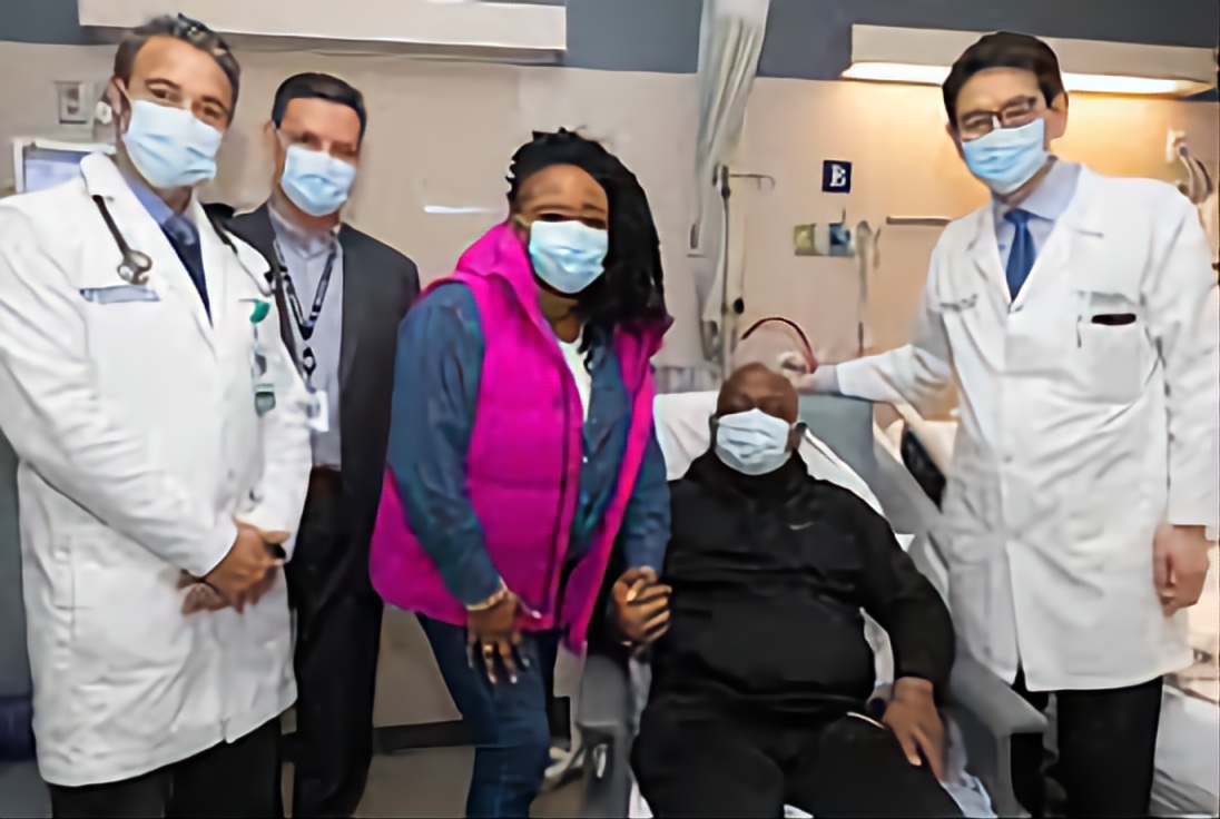 Omul cu rinichi de porc şi-a reluat viața