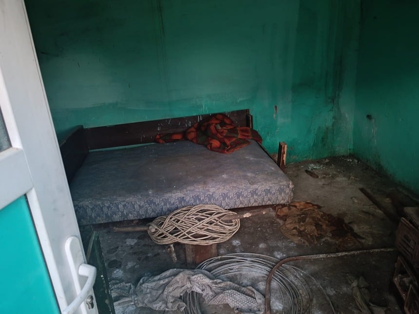 Sclav la viceprimar, copilul era ţinut ca un animal. Detalii de la DIICOT