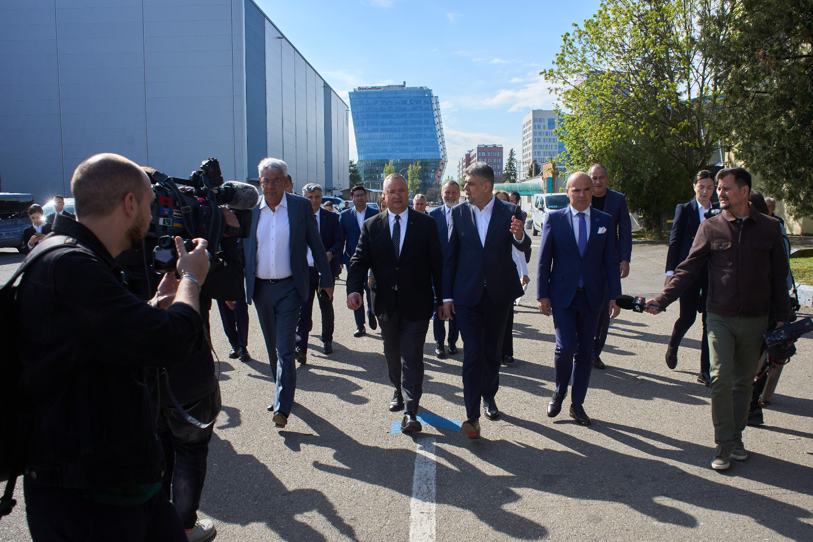 (GALERIE FOTO-VIDEO) Mare alai. Lista Alianţei PSD-PNL, depusă la BEC