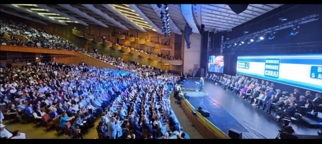 Aduși cu autocarele la Piedone: „Nu colaborez decât cu cetăţenii”