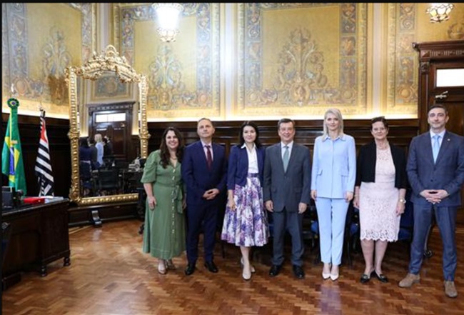 Alina Gorghiu și procurorul Alex Florența, în Brazilia pe șest (update)