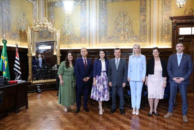 Klaus ”Secretizatul” Iohannis face prozeliți