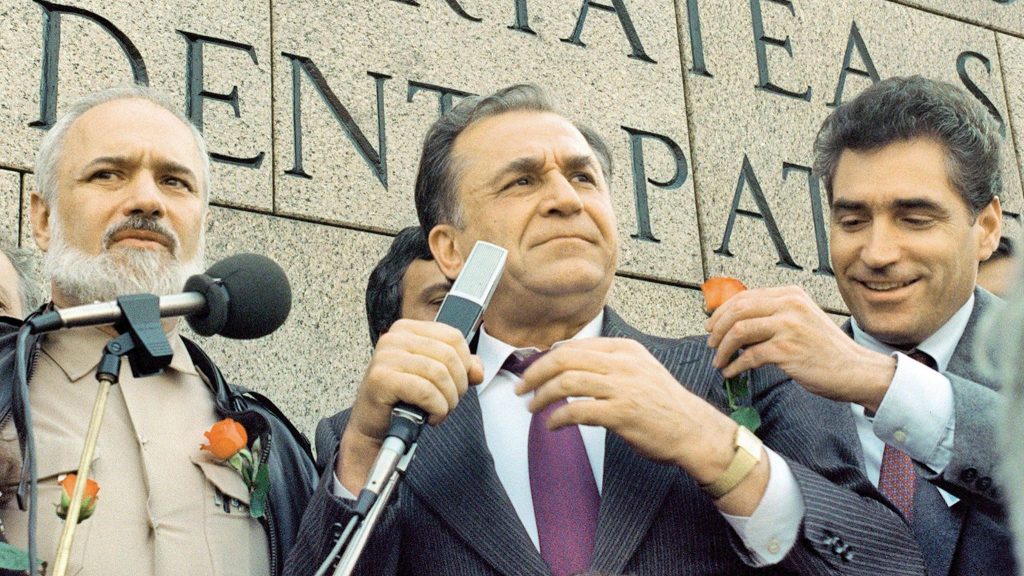 Petre Roman ṣi Gelu Voican Voiculescu, urmăriți penal