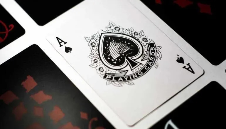 Aşi, regi, dame şi altele – Lucruri interesante despre cărțile de joc