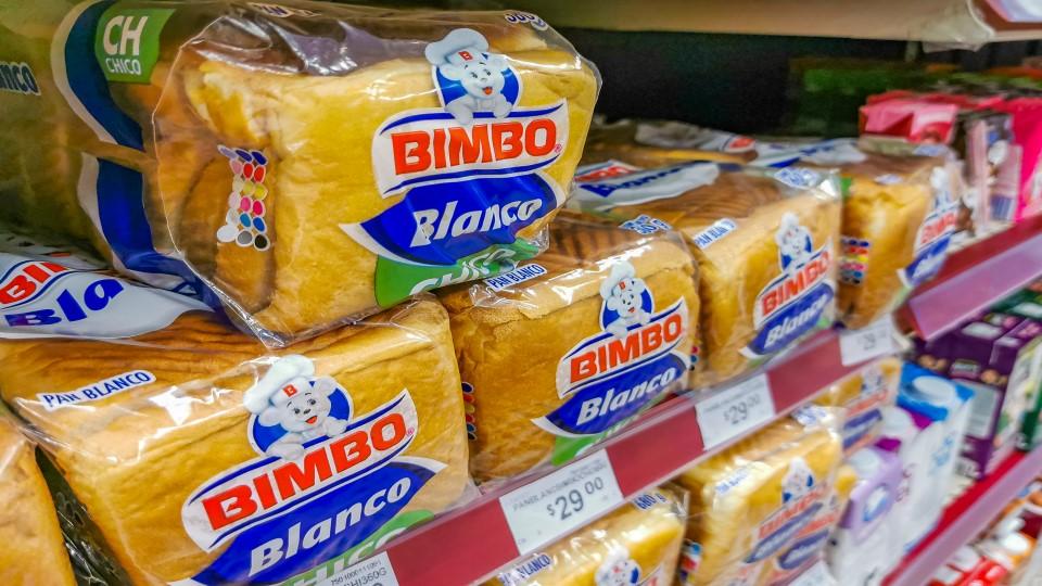 Mexicanii cumpără pâinea românească bucată cu bucată