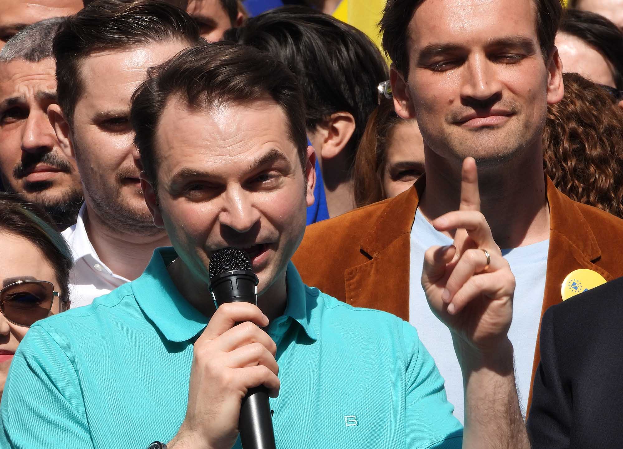 Burduja, Emmaline Holly Gayk Burduja și afacerea minireactoarelor atomice