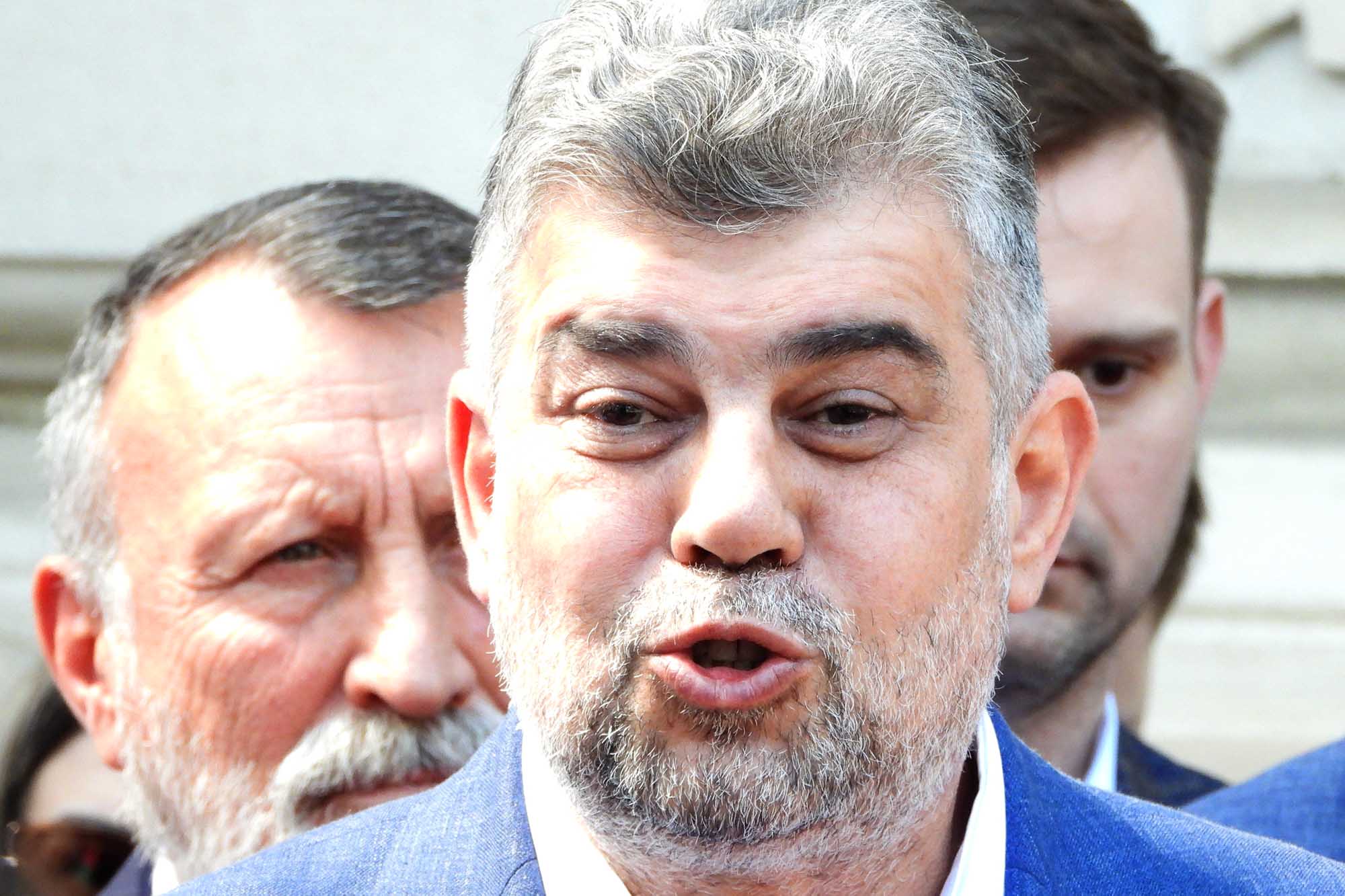 Nicușor Dan îi strică premierului rostul de campanie