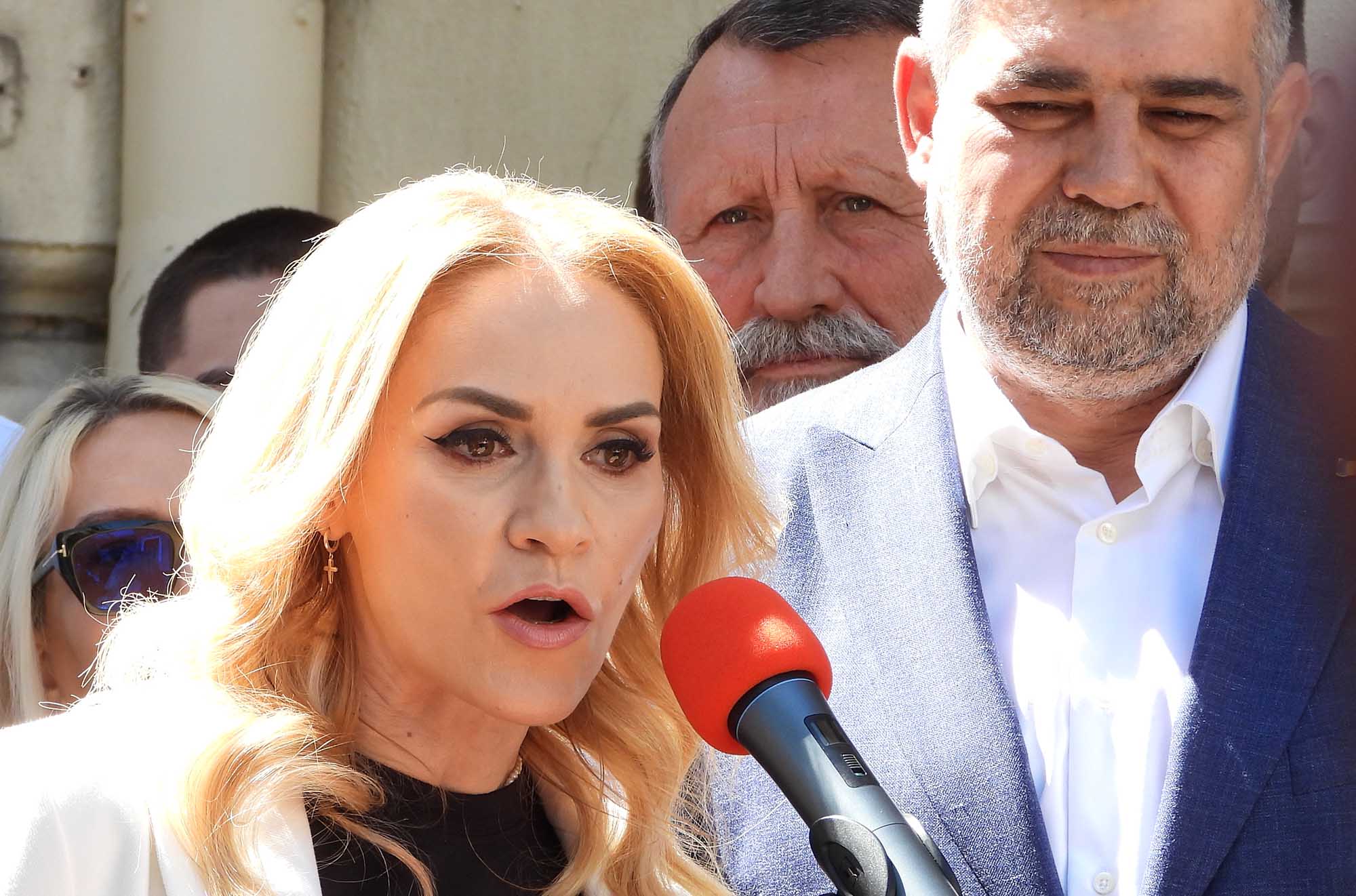 (GALERIE FOTO) Firea şi-a depus candidatura pentru funcţia de primar al Capitalei