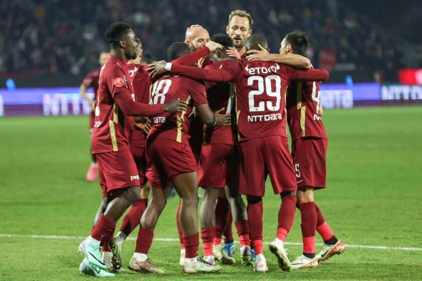 CFR Cluj s-a chinuit să bată o echipă rămasă în nouă oameni timp de o repriză!