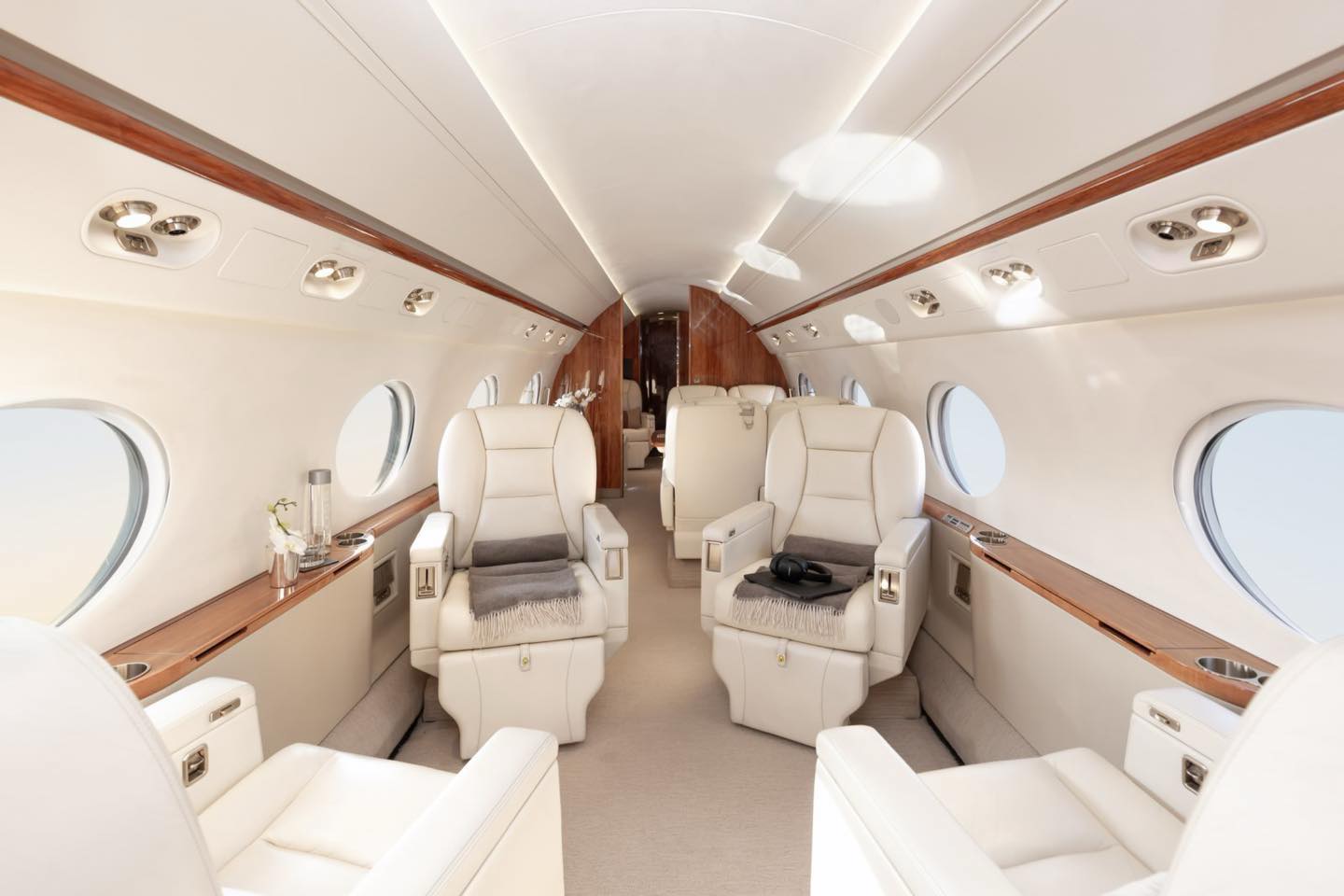 Iohannis a plecat în SUA cu un avion de lux
