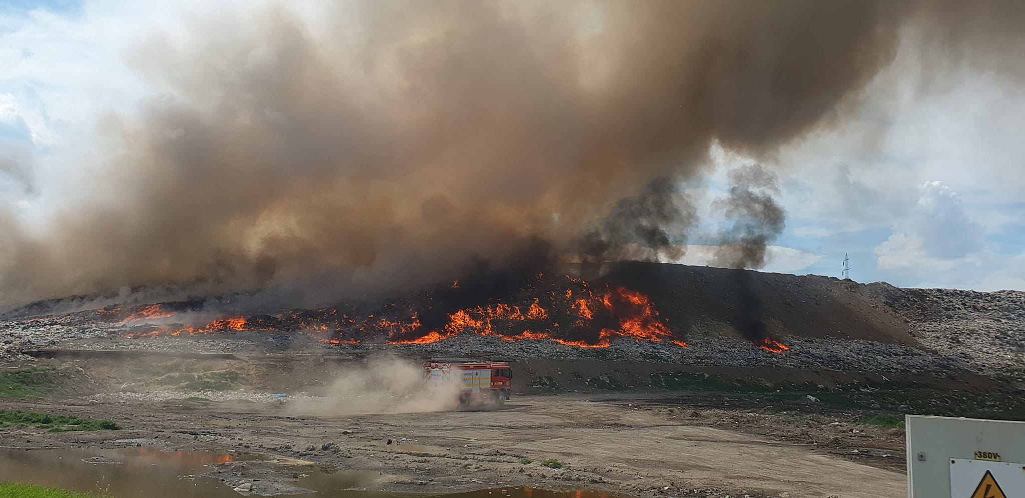Groapa de gunoi Galați arde de ieri