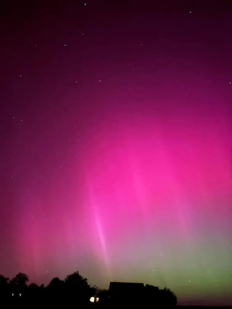 Imagini spectaculoase: Aurora boreală văzută din România
