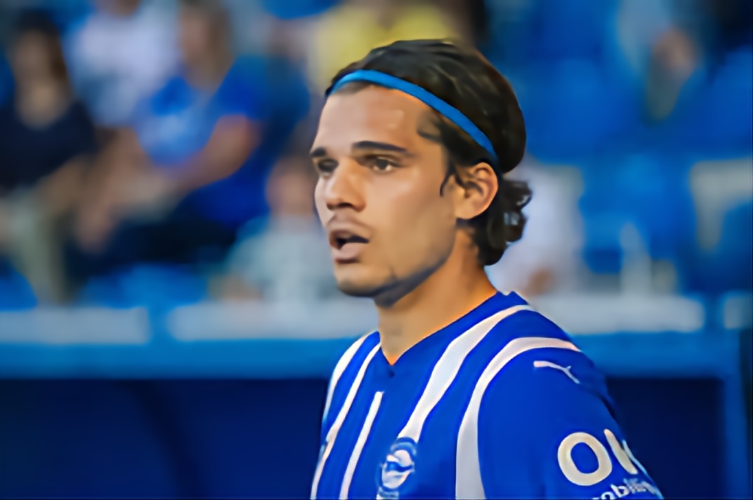 Cine-i schimbă planurile de nuntă lui Ianis Hagi