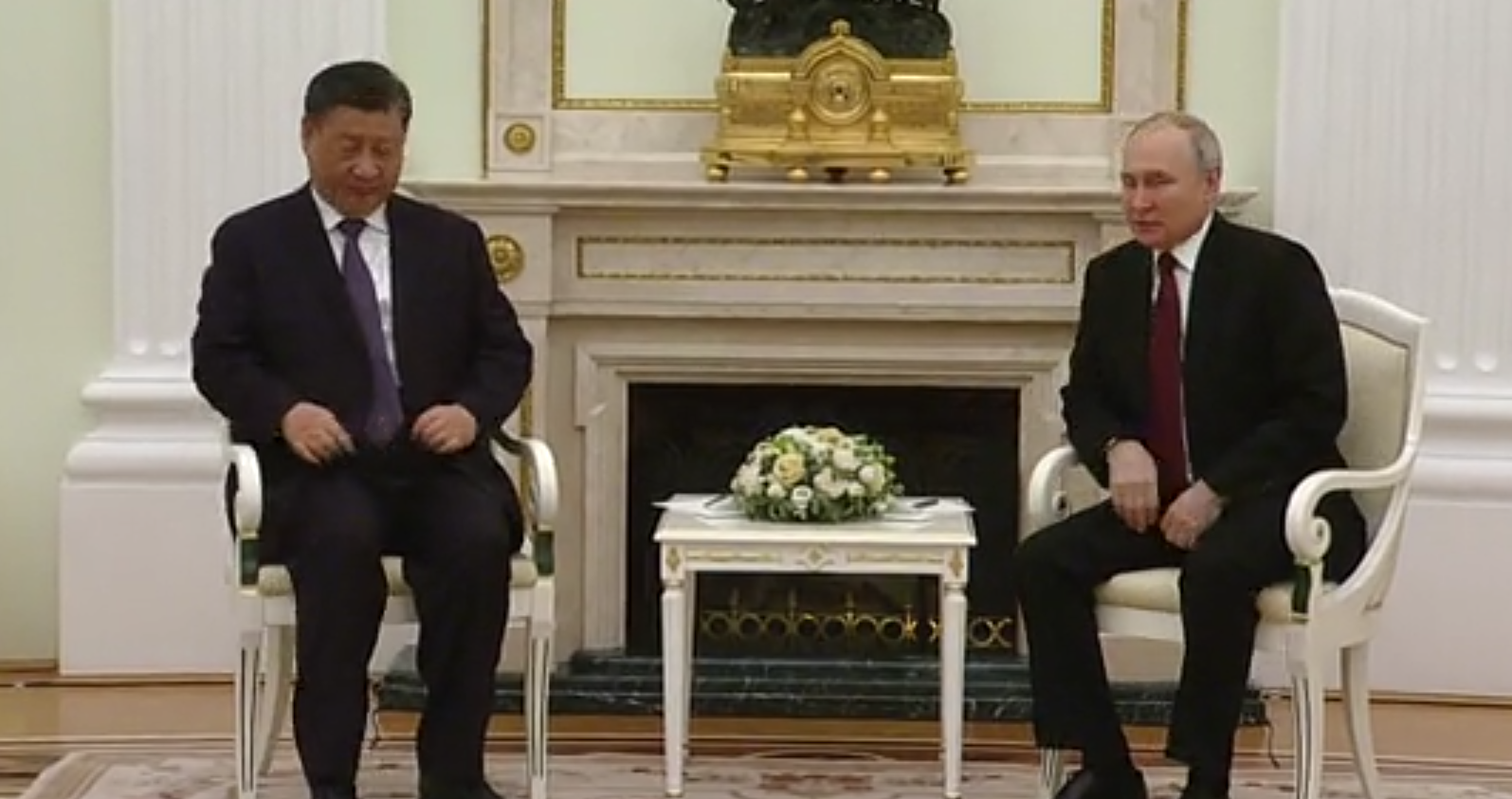 Putin pleacă în China