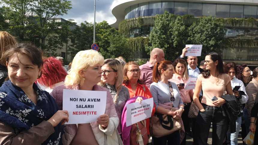 Angajaţii Guvernului, al doilea protest spontan!