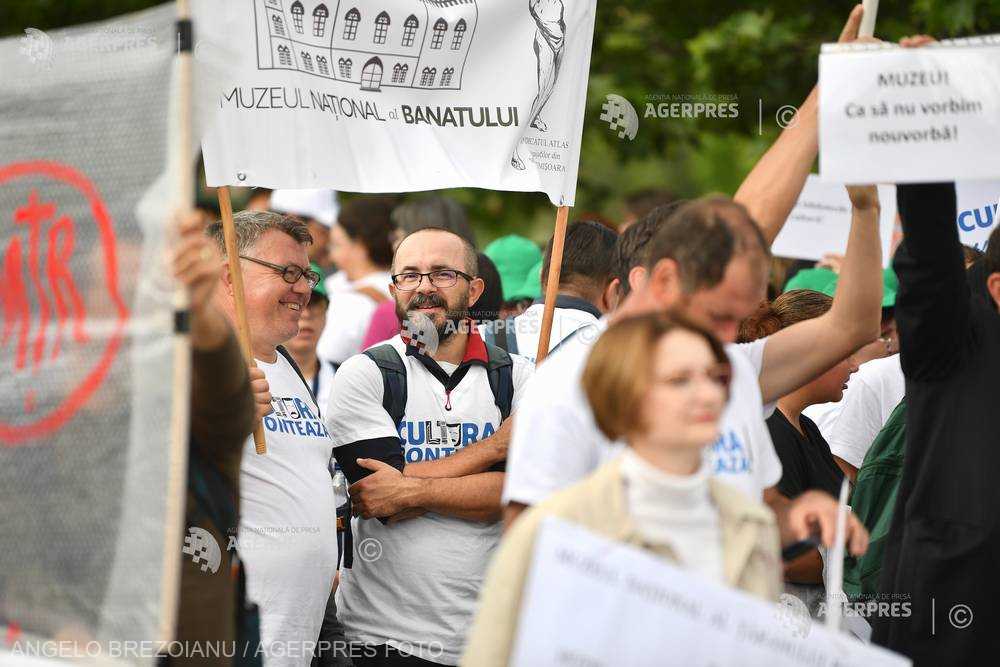 Piaţa Victoriei. Protestul ”Noapte în Muzeele din România„