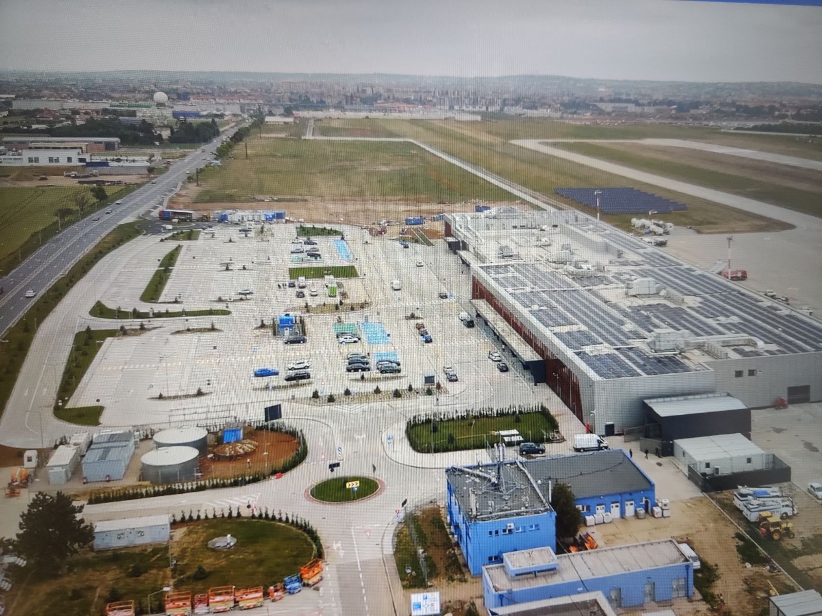 Investiţie de 40 mil. de euro. Noul terminal al Aeroportului Oradea, dat în funcţiune