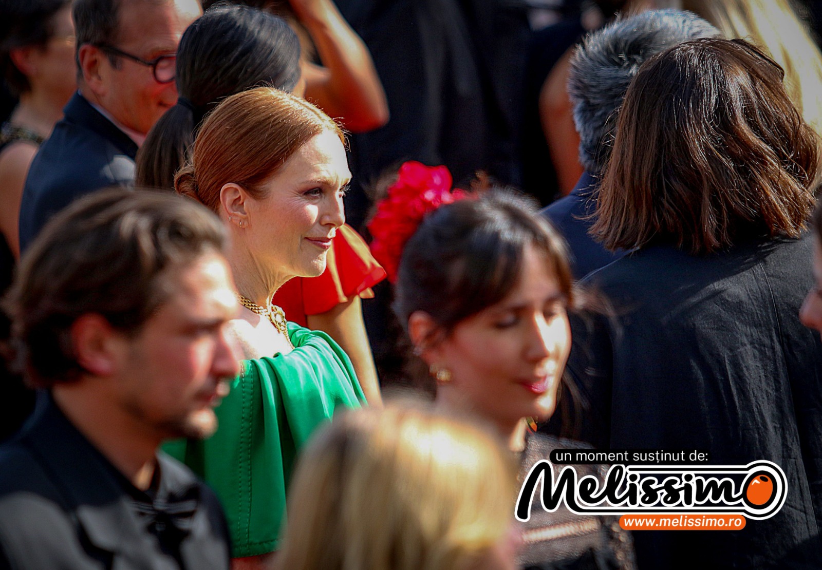 Cannes: Julianne Moore, diamantul verde de pe covorul roșu