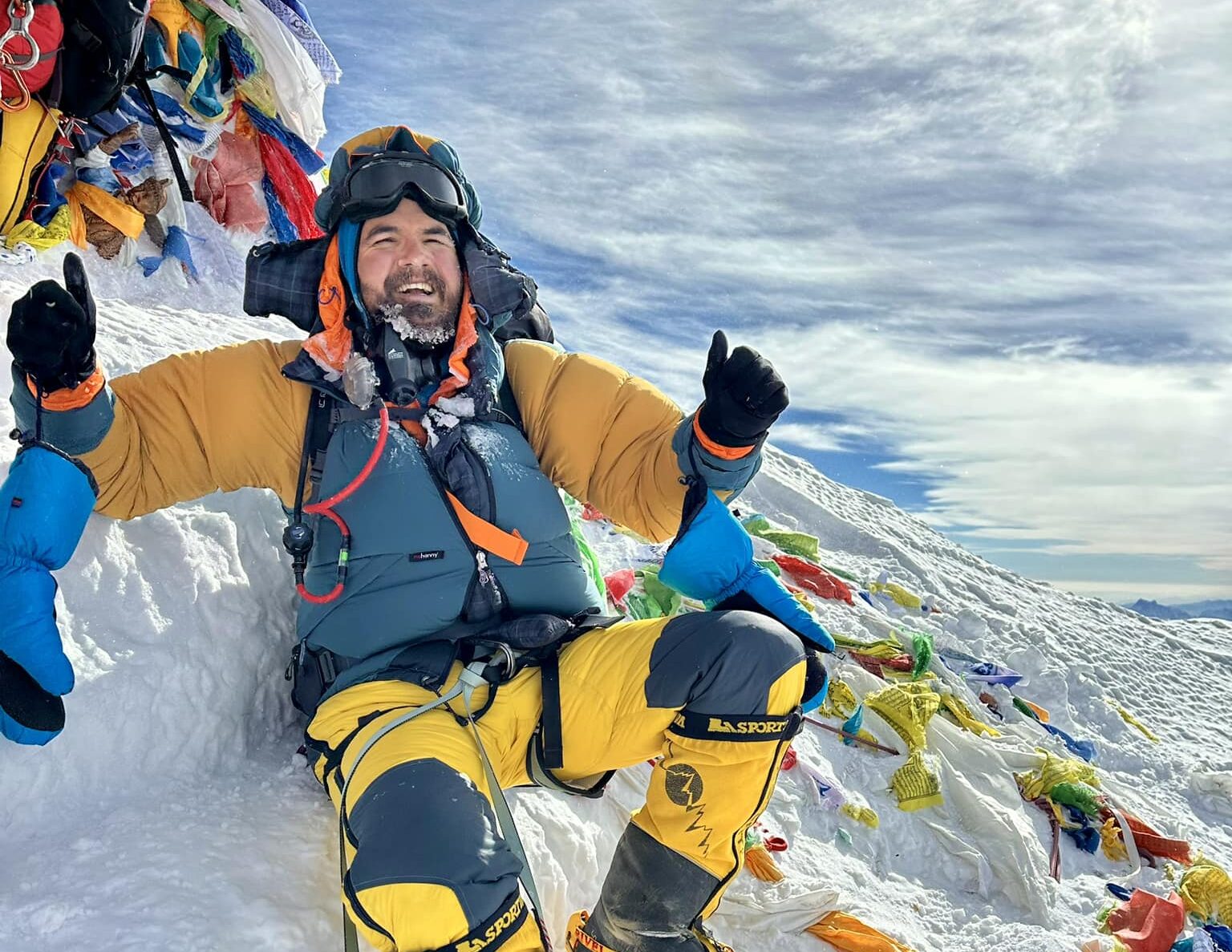 A revenit acasă după ce a cucerit Everestul