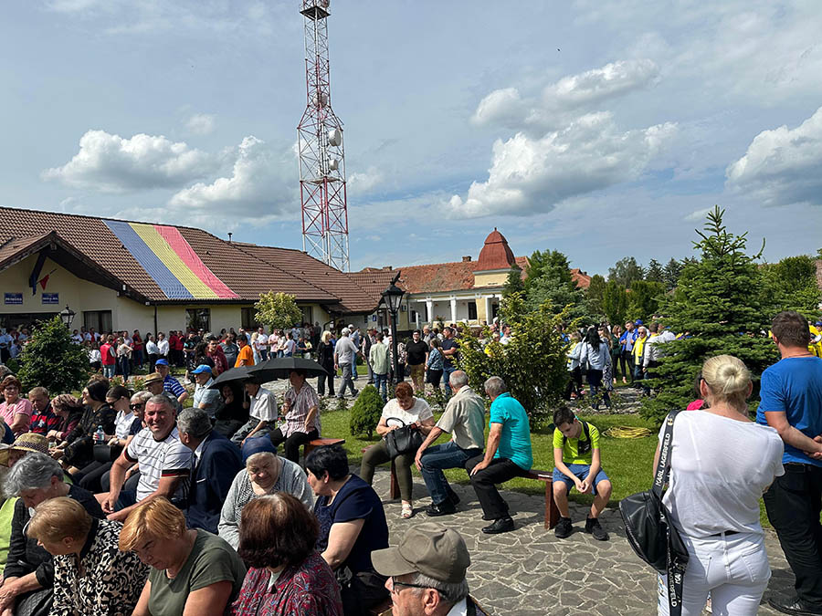 Festivalul Narciselor, târg de oferte electorale