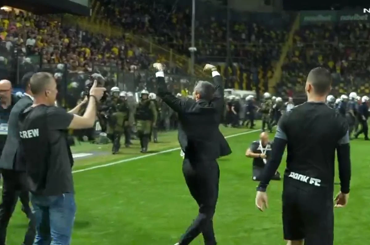 Statuie pentru Răzvan Lucescu