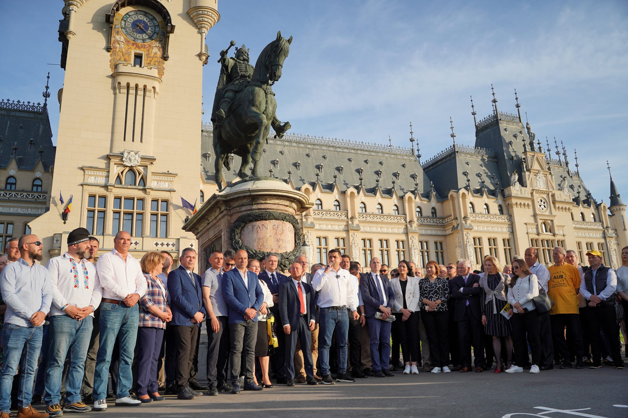 Chirica, făcut hoț la el acasă