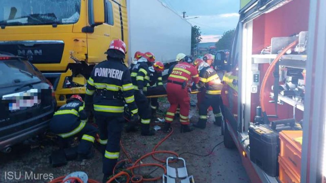 Impact devastator: De pe şosea, peste oamenii de la o terasă