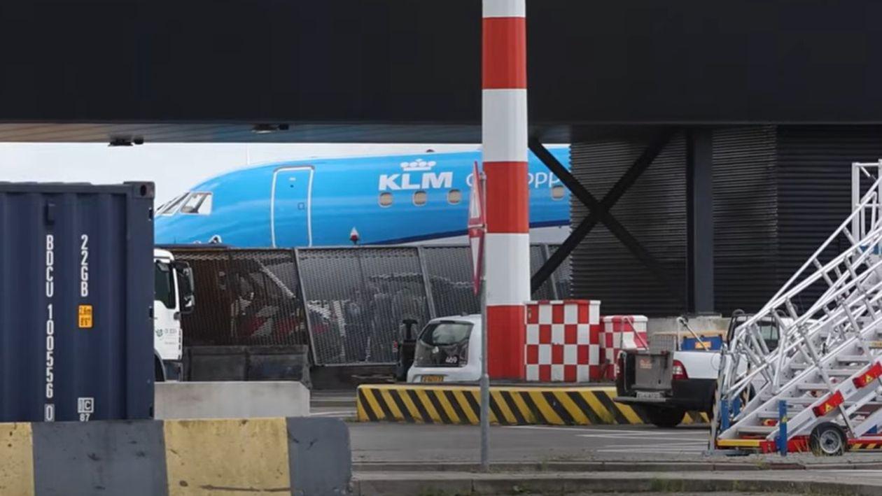 Incident fatal. Aspirat în turbina unui avion