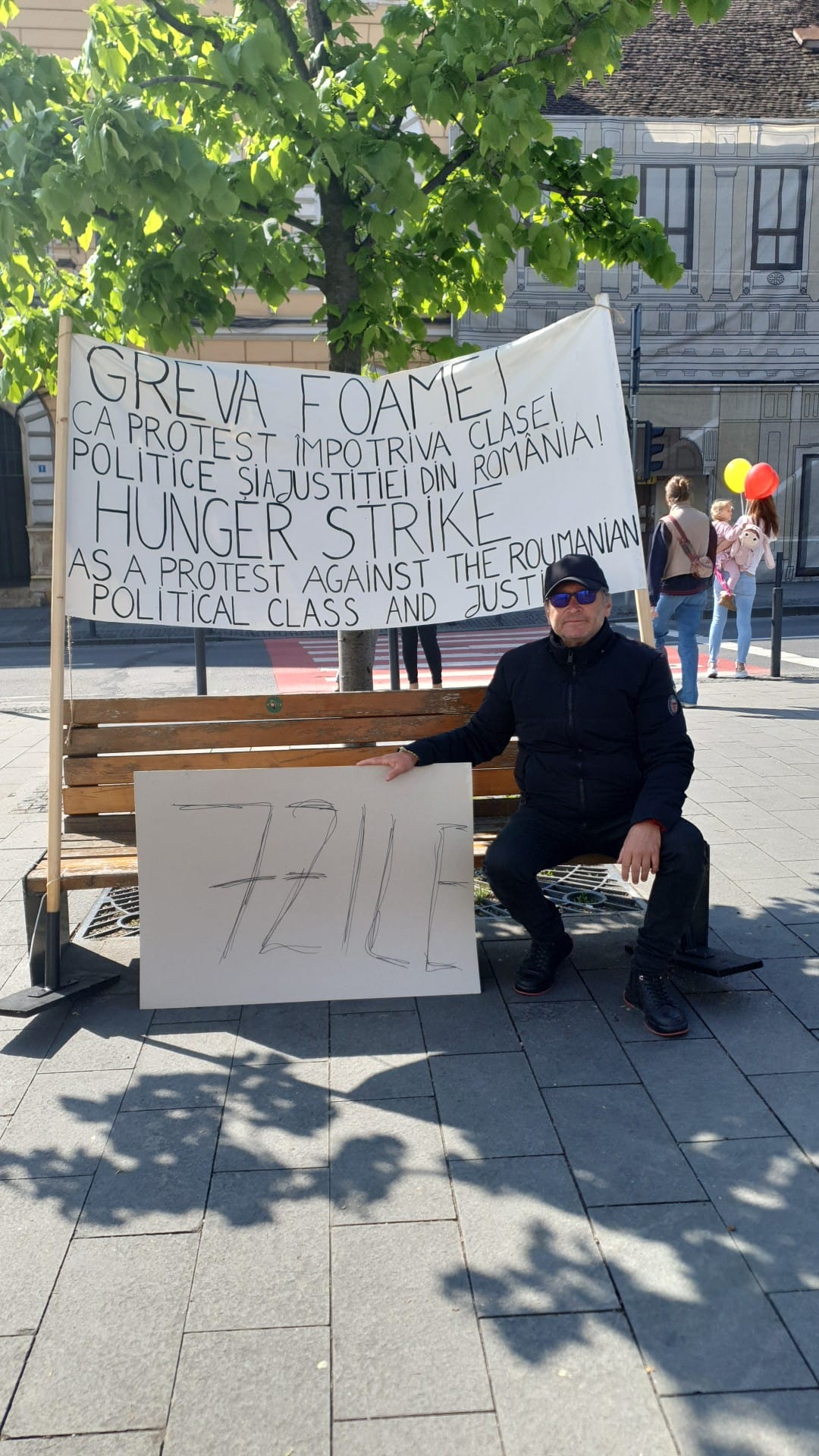 Fostul manager al Teatrului Puck intră din nou în greva foamei