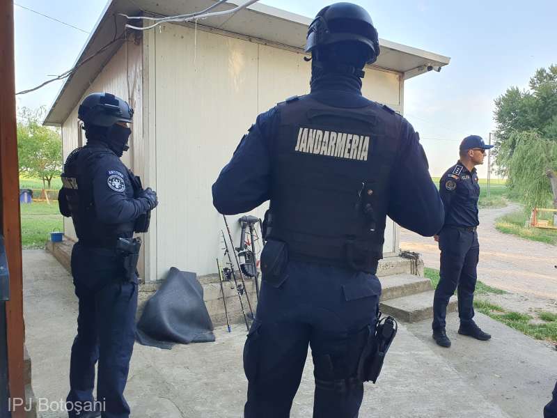 Suspecți de braconaj piscicol, în năvodul poliției