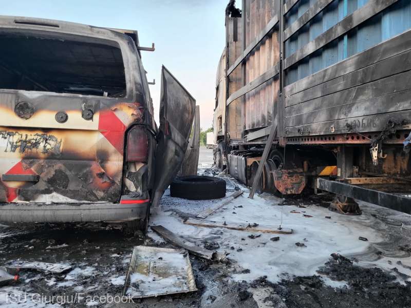 Vama Giurgiu. O autoutilitară şi un autotren au luat foc