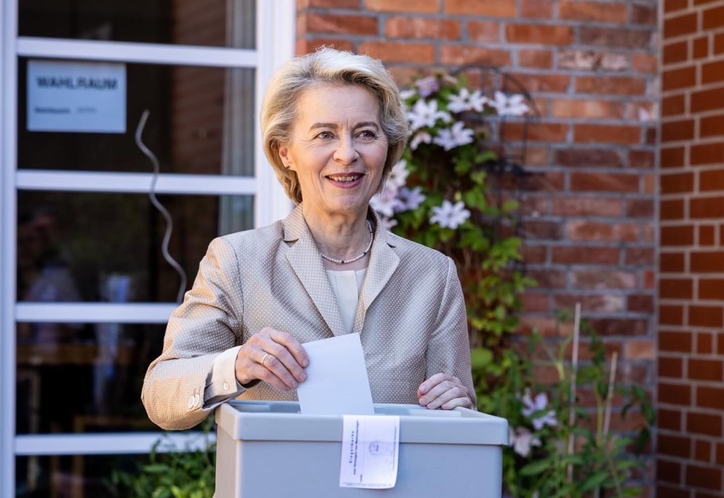 Ursula von der Leyen este din nou în anchetă privind sms-uri