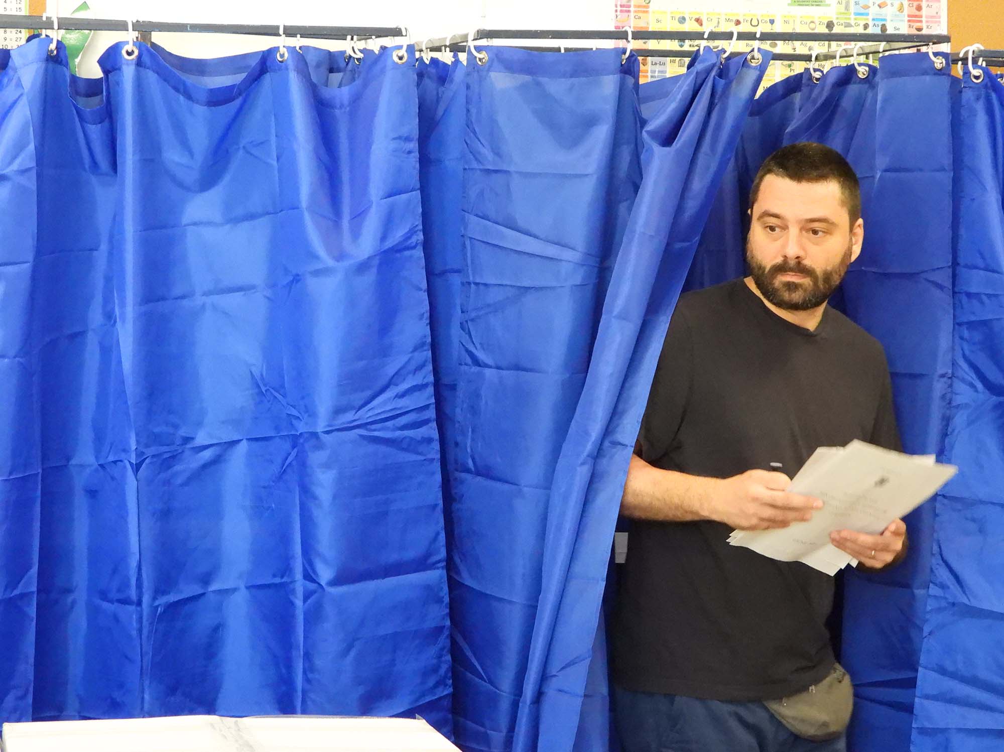 A început votul în străinătate