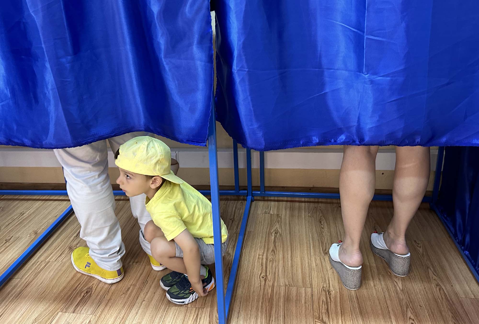 Exit-poll final. Diferență uriașă între Nicușor Dan și Gabriela Firea