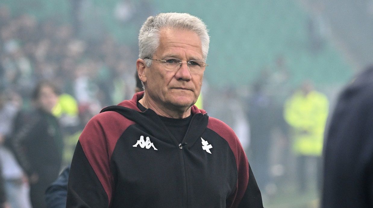 Loți Boloni dă din casă