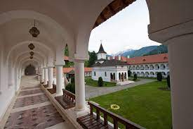 Ședința PSD, la mănăstirea Sâmbăta de Sus, PNL, în Poiană