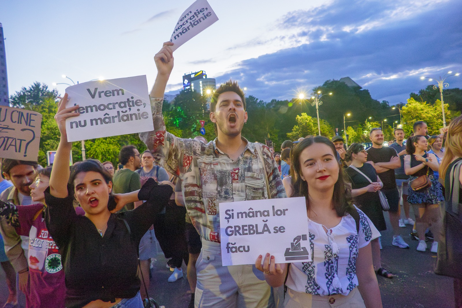 Protest în Piața Victoriei (fotoreportaj)