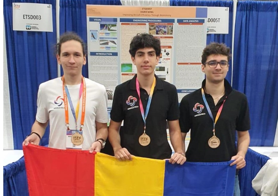 Elevi români premiați în SUA