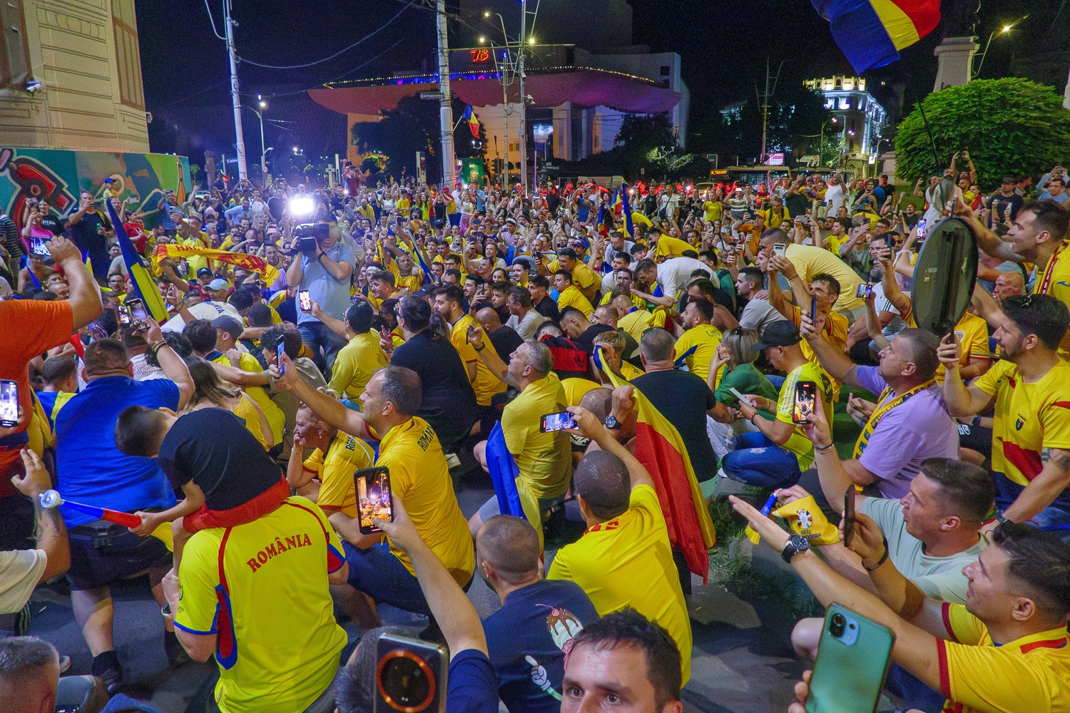 Calificarea tricolorilor, sărbătorită în stradă (fotoreportaj)