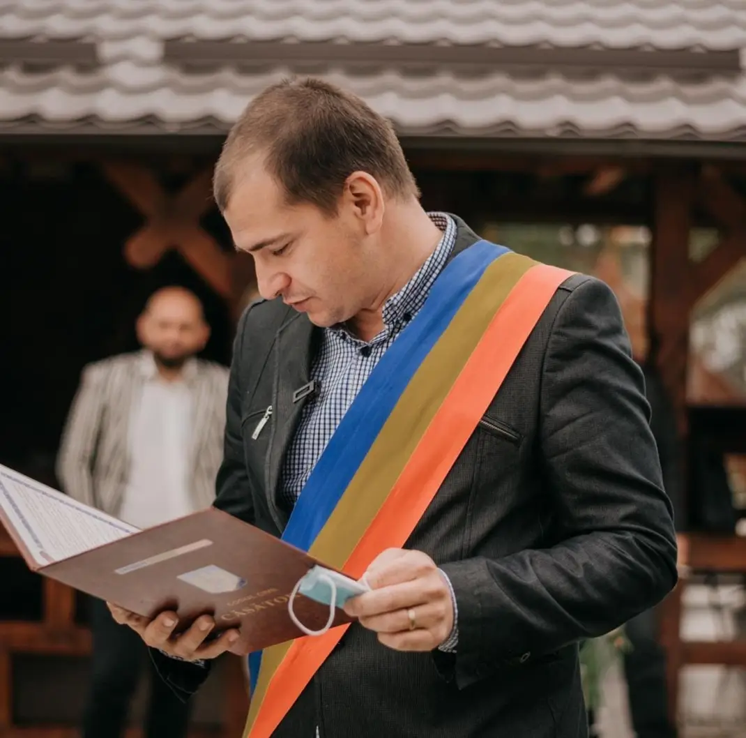 Apucături mafiote ale unui primar de comună