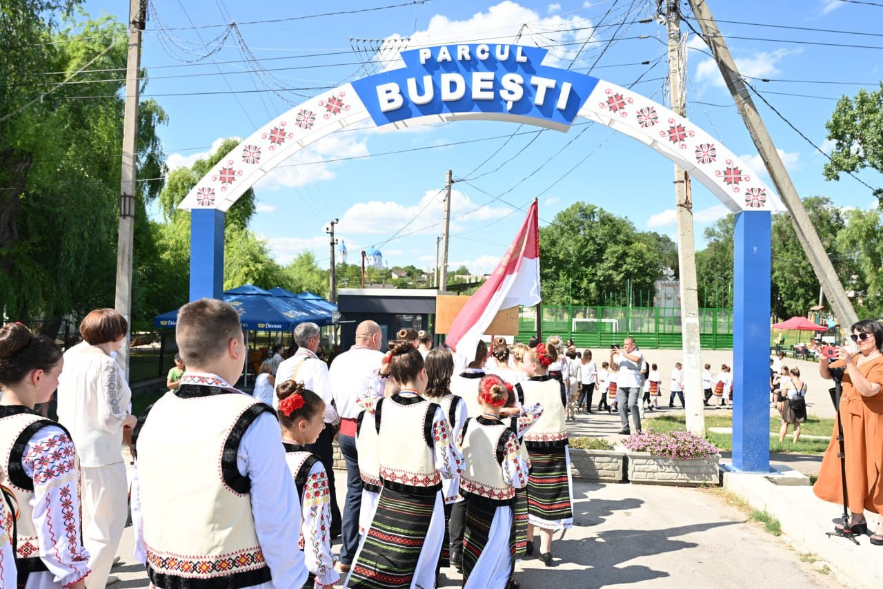 Eugen Uricaru: Un drum la Chișinău, Republica Moldova