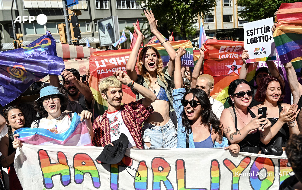 Marş LGBTQ la Istanbul. Ce-a urmat