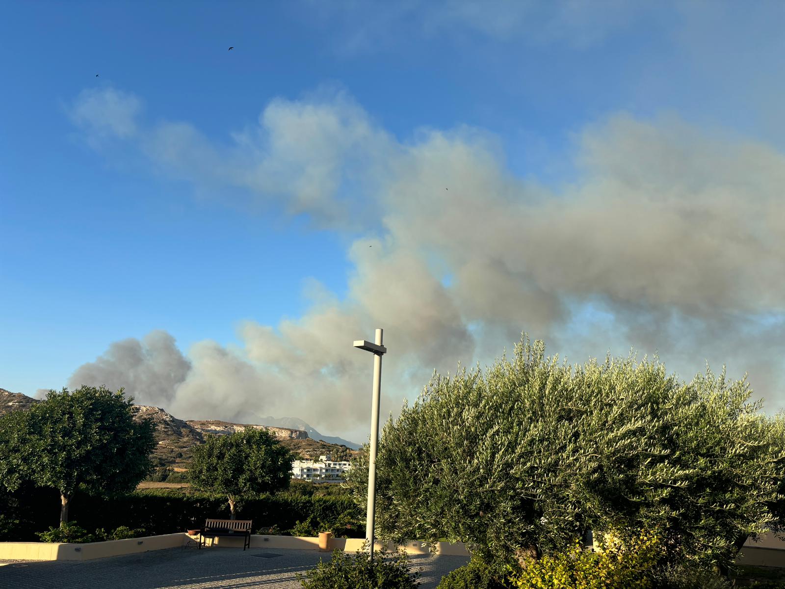 (VIDEO) Bucăţică de iad, filmată de la balcon în Grecia