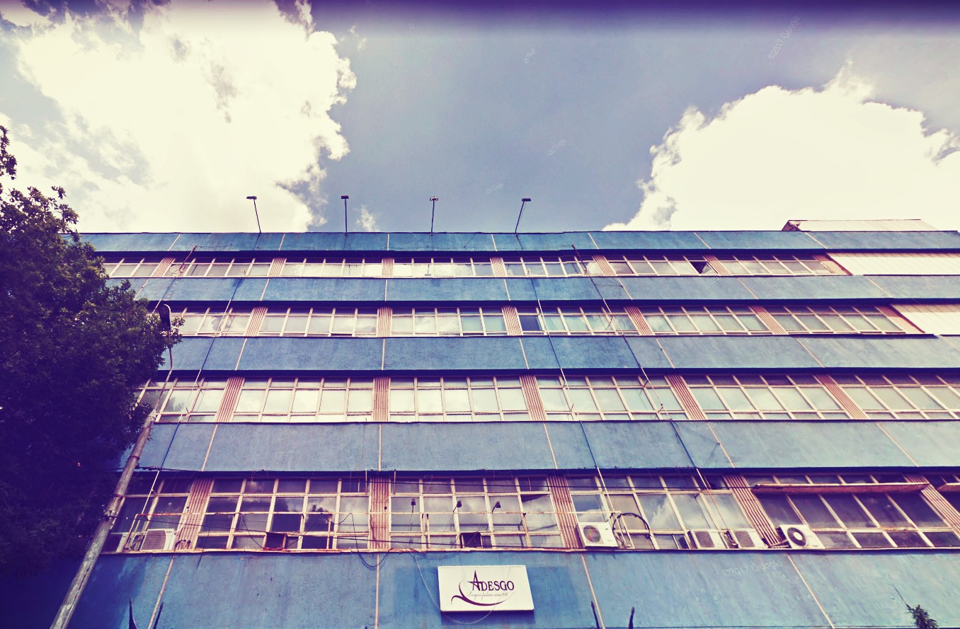 Clădirea fostei fabrici Adesgo se demolează. Ce va apărea în loc