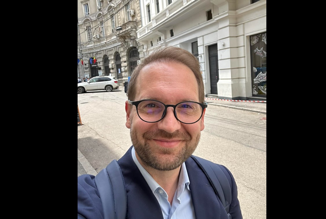 Politicienii, între ei. ”Îl freacă grija că ar putea să rămână însărcinat„