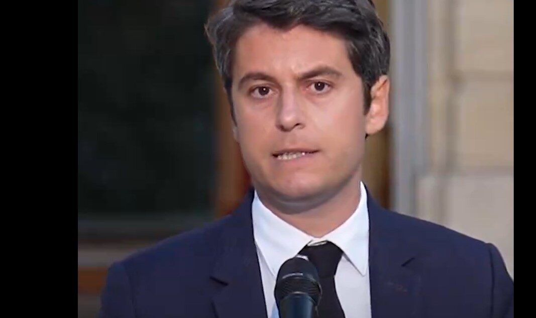 Franța: Premierul anunță că demisionează