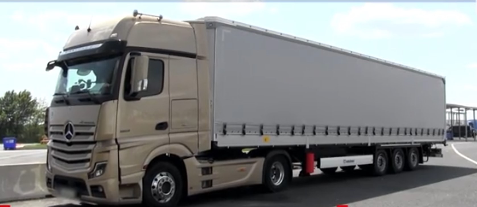 Migranți leșinați, găsiți într-o remorcă